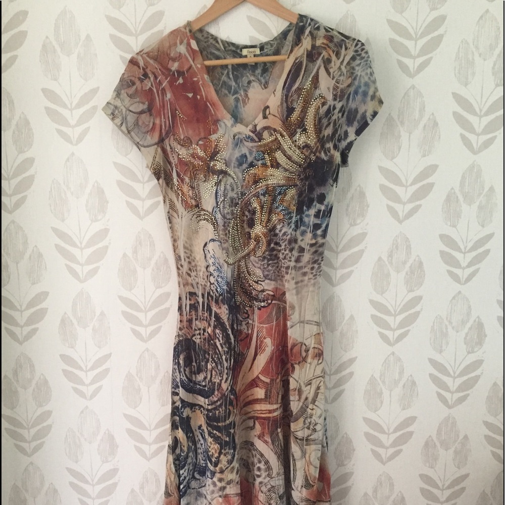 Short sleeve, v neck dress